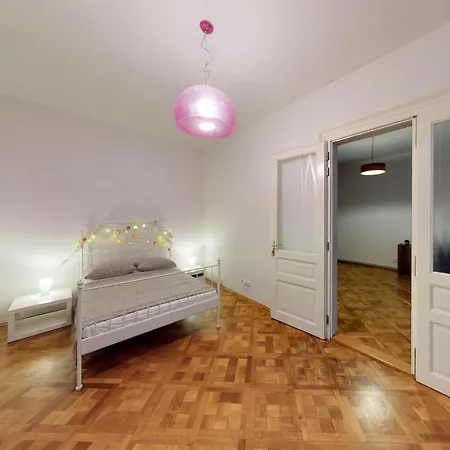 14b Charm Apt Wenceslas Square With Shared Kitchen And Bathroom * Prague