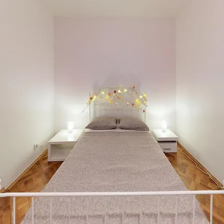 14b Charm Apt Wenceslas Square With Shared Kitchen And Bathroom Privatunterkunft